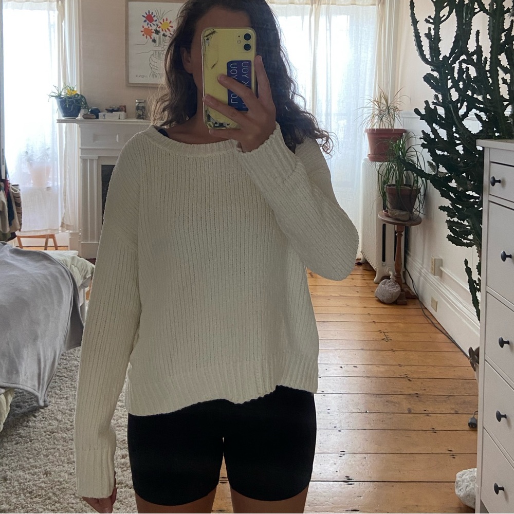 Gap sweater